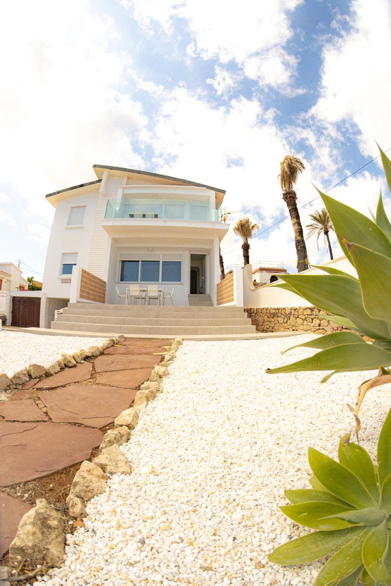 Vistas Y Terraza Panoramica Frente Al Mar En Denia, Las Rotas Eksteriør billede